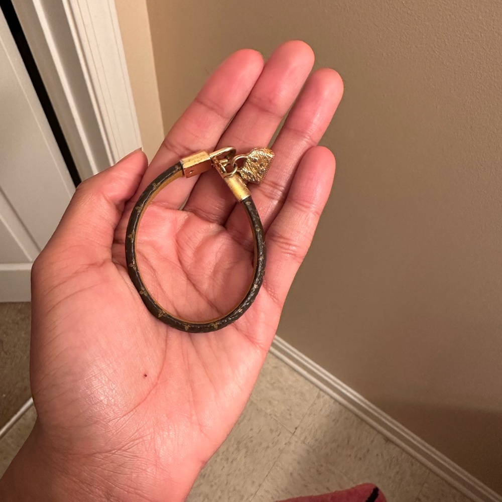 AUTHENTIC LV Bracelet